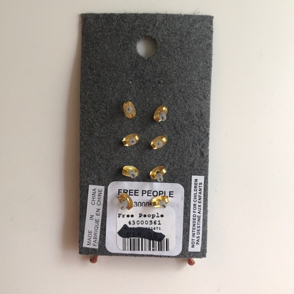 FREE PEOPLE EARRING SET - Picture 2 of 2